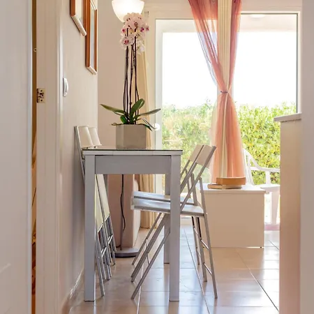 Lurdes Apartment